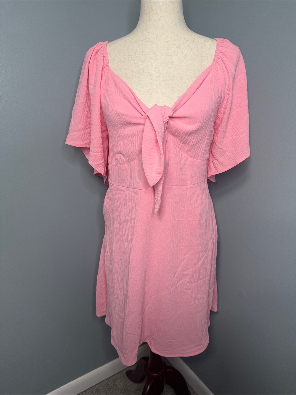NWT Dokotoo Women’s Pink Polyester Tie-Front Dress Sz M